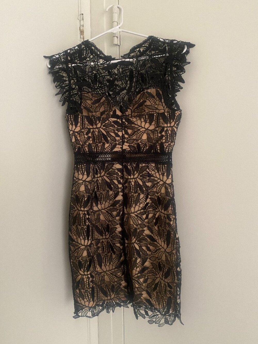 NWT Minuet Black Floral Lace Bodycon Mini Dress, Nude Lining, Size S